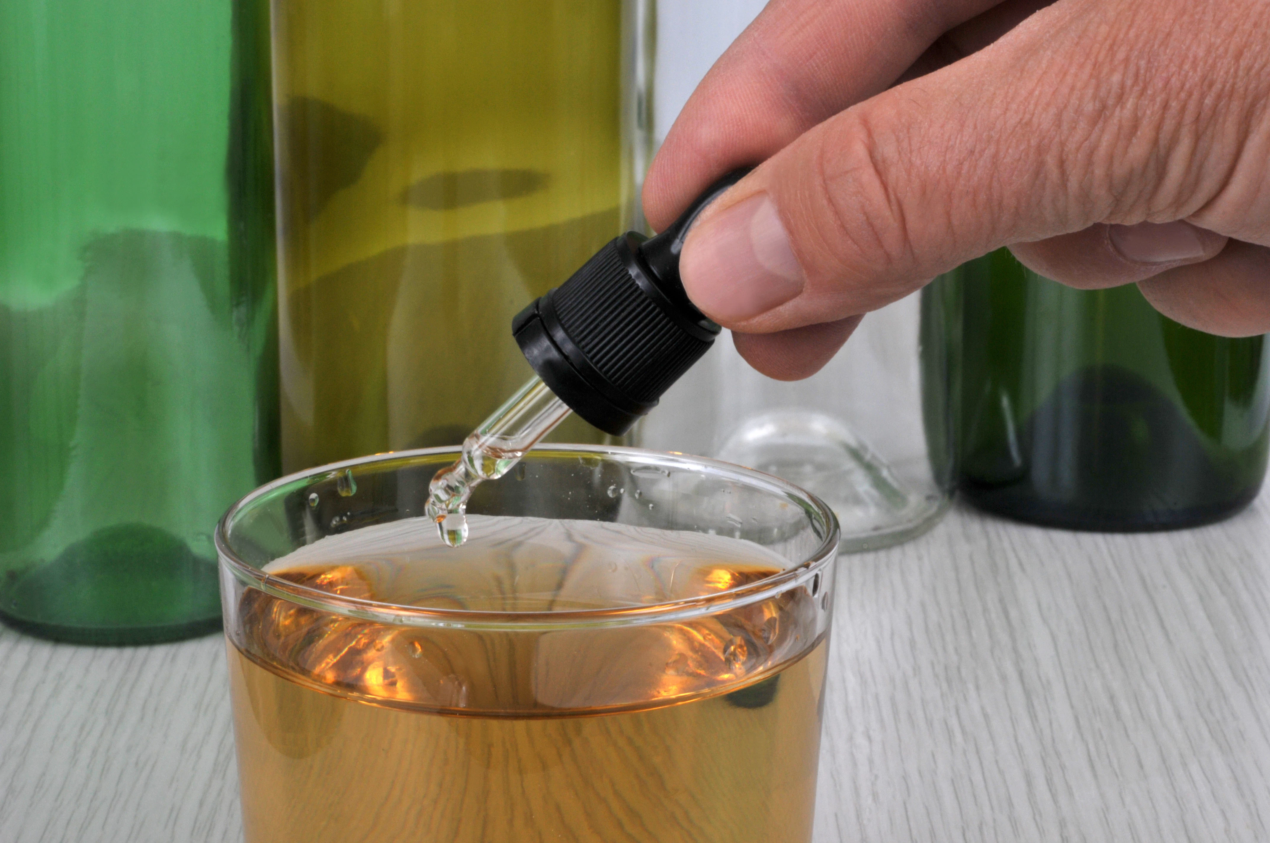 Insertion de ghb dans un verre